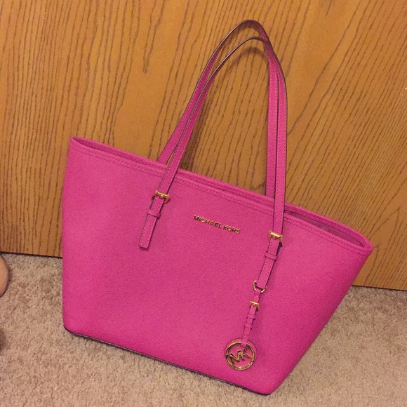 Michael Kors Handbags - Michael Kors purse